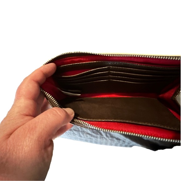 Dana Buchman, wallet beige brown , wristlet, small pebble. - Picture 4 of 4